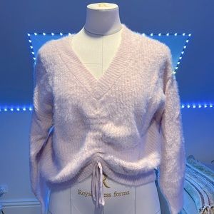 Kendall & Kylie V neck pink sweater